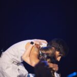 Diogo Melim Instagram - eu me perguntei se tava sonhando ou se era real. nao sei mesmo o que dizer. primeiro DVD, fas de todos os estados, musicos só camisa10, equipe e produção estratosférica. é muito gratificante ter vivido isso. em breve vai ta disponível pra vcs assistirem quantas vezes quiserem. geral que vibrou positivo pra isso acontecer, meu eterno muito obrigado ✨
