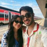 Diogo Melim Instagram - fomos recebidos com um belo de um temporal de verao que durou 2 minutos e meio (nao entendi pq tinha gente rindo eu tava carai f*deu) mas o sol logo veio superando todas as nossas expectativas. valeu cada segundo. veneza, mal te conheço e já te considero pakas haha. amanha tem roma e fds portugal pra fechar o nosso rolezao top master blaster. 27.07 - Lisboa, PT | Coliseu 28.07 - Lousada, PT | Festas Grandes de Lousada 29.07 - Vilamoura/Algarve, PT | Bliss Veneza, Italia