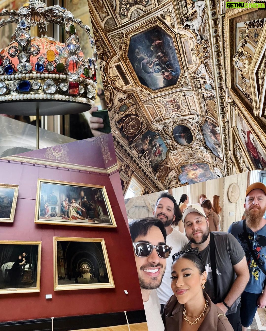 Diogo Melim Instagram - a monalisa não é fotogênica, achei bem mais bonita pessoalmente juro. adeus paris snif, oi itália e logo tamo chegando pra cantar com vocês portugal 🇫🇷🇮🇹🇵🇹 27.07 - Lisboa, PT | Coliseu 28.07 - Lousada, PT | Festas Grandes de Lousada 29.07 - Vilamoura/Algarve, PT | Bliss Museu Do Louvre