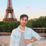 Diogo Melim Instagram - conhecer paris sempre foi teu sonho e o meu agora tá sendo viver isso com você. são três anos de muito brilho nos olhos, de amor, carinho e respeito mas também de diálogos, de abandonar o ego de novo e de novo pra poder crescer junto quando as ideias não batem. pra saber se amamos alguém basta ver como ficamos felizes perto dela. e longe (apesar da saudade) também, porque temos alguém que vibra por nós de coração e quer ver a gente sempre no topo. não somos presos e sim livres, pra amar aquela mesma pessoa todos os dias. cada nascer do sol escolhemos um ao outro e o tempo é a maior prova. tudo passa mas o amor fica. te agradeço por ficar. amo você ❤️ Paris, France