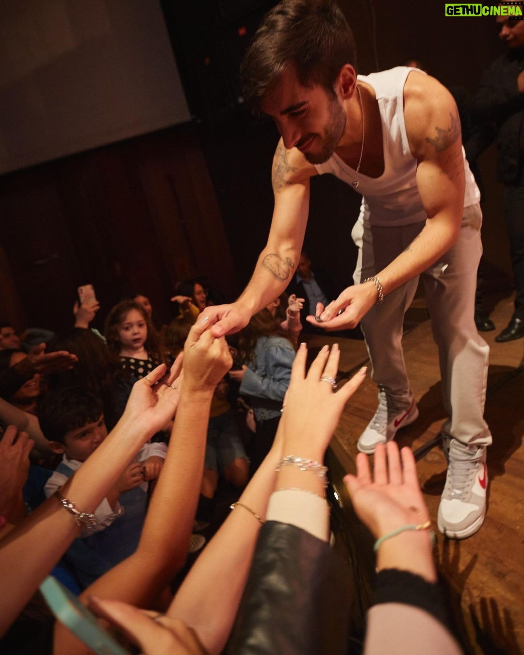 Diogo Melim Instagram - finalzin de tardeee… vibe que nunca decepciona é a dessa rapaziada linda de Goiânia, vcs quebraram tudo mais uma vez. esse fds tem show em Novo Hamburgo, Porto Alegre e SP, vamo? valeu é noix tmj bjoww #TurneQuintal 🌳🚪