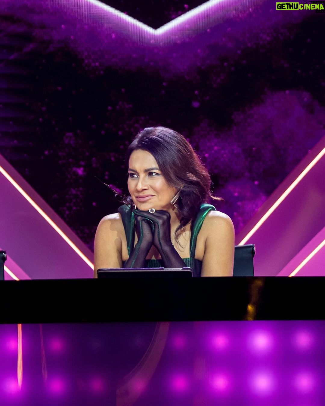 Dira Paes Instagram - Vem se divertir com a gente no @maskedsingerbr de hoje. O programa homenageia clássicos do cinema e amei participar disso tudo. E aí? Quais seus palpites para quem serão os mascarados? Hoje, após #TemperaturaMaxima. 👺🎞️🎥