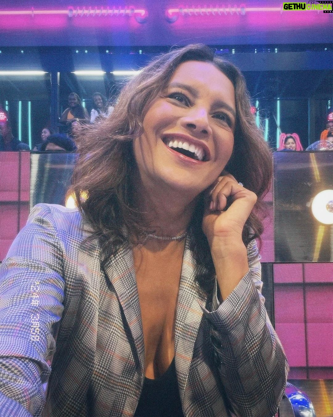 Dira Paes Instagram - Caras e bocas pra lembrar que amanhã tem muita diversão no @caldeiraocommion. ❤️