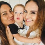 Dira Paes Instagram - Eneidinha mana... Parabéns!!! ♥️🎈♥️🎈És o nosso esteio, o nosso farol, o nosso porto seguro, a nossa fonte infindável de amor, uma médica incansável, uma karateca faixa preta, uma cozinheira de mão cheia, uma plantadora de açaí, uma filha, irmã, mãe e avó tão presente… São muitas as tuas virtudes, @eneidapaes. Que seja um lindo ciclo nos seus 17 anos bissextos. Tu mereces todos os salamaleques 🌹🌹🌹 Que todos os seus desejos se realizem. Te amamossss!!!@