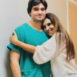 Dira Paes Instagram - Eneidinha mana... Parabéns!!! ♥️🎈♥️🎈És o nosso esteio, o nosso farol, o nosso porto seguro, a nossa fonte infindável de amor, uma médica incansável, uma karateca faixa preta, uma cozinheira de mão cheia, uma plantadora de açaí, uma filha, irmã, mãe e avó tão presente… São muitas as tuas virtudes, @eneidapaes. Que seja um lindo ciclo nos seus 17 anos bissextos. Tu mereces todos os salamaleques 🌹🌹🌹 Que todos os seus desejos se realizem. Te amamossss!!!@