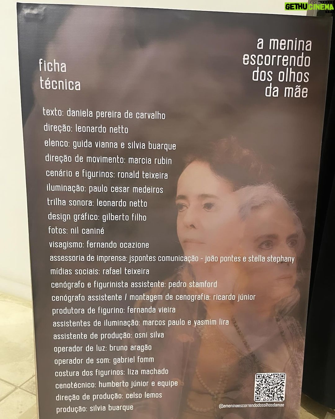 Dira Paes Instagram - Fim de semana de muita arte e amor. Show imperdível da amada @fafadbelem que está em turnê com “A Filha do Brasil”, e a peça irretocável da mana @silviabuarque e @guida_vianna, “A Menina Escorrendo dos Olhos da Mãe”, que está lotando no @teatropoeira. Que sorte a nossa poder celebrar e aplaudir artistas tão especiais que contribuem tanto com seus talentos para entendermos melhor da vida e das nossas emoções, seja na música, seja no teatro. Bravos 👏🏽👏🏽👏🏽👏🏽