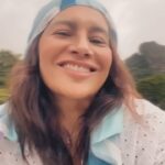 Dira Paes Instagram - 704 mil brasileiros irão descobrir um câncer até o final deste ano. Outras milhares de pessoas estão fazendo o tratamento. Mas também são inúmeras as que já estão curadas!  Hoje, 4 de fevereiro, Dia Mundial do Câncer, me junto à @abraleoficial na campanha #vádelenço, e uso esse lenço para homenagear os pacientes e alertar para os fatores de risco do câncer! Se amarre nessa causa também! Poste uma foto usando lenço, marque a #vádelenço e compartilhe quais mudanças saudáveis na rotina você fará em 2024!  #diamundialdocâncer #quimioebeleza