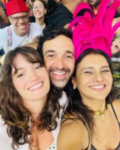 Dira Paes Instagram - Carnaval começou ou será que nunca acabou 😉?! Que delícia me jogar nos ensaios para a grande festa dos 15anos do @academicosdobaixoaugusta ontem!!! 🎉❤️ Baixo Augusta