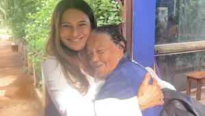 Dira Paes Instagram - Ontem, no dia da exibição de Pureza na Tela Quente, tivemos a ótima notícia que o Presidente Lula sancionou a Cota de Tela para longas metragens brasileiros, para os cinemas e tv paga e que se estenderá até 2033. É um projeto que fortalece a criatividade do nosso povo, dos nossos artistas e diversos profissionais que movimentam um mercado gigantesco. Incentivar a produção, distribuição e exibição de produções nacionais é valorizar e reforçar a nossa identidade cultural, afinal somos Bra-si-lei-ros. @purezaofilme agora está disponível no @Globoplay e aproveito para agradecer imensamente tantas palavras de carinho em relação a este filme que tem emocionado e conscientizado seu público por onde passa. É para isso que fazemos filmes. Viva o audiovisual brasileiro!!! ♥️🎥