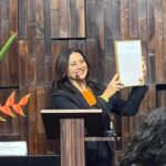 Dira Paes Instagram - Foi lindo e emocionante o evento de celebração pelos 20 anos de atuação do MHud. Um dia inteiro de contato, vivências e proximidade com algumas das pessoas mais nobres na atuação pelos direitos humanos. Estiveram conosco, o assessor especial do Governo Federal e 1° Ministro dos Direitos Humanos Nilmário Miranda; nosso mestre Leonardo Boff e sua esposa e grande ativista Marcia Miranda; Dom José Azcona, bispo do Marajó; Irmã Marie Henriqueta, ambos combatentes incansáveis contra a exploração sexual de jovens e crianças na Ilha de Marajó; Dona Marinete Franco, Deputada Marina Santos, do MST que nos premiou; Dona Maria Joelma, uma mulher de coragem e de liderança de Rondon do Pará, Dona Marinete Franco, Grupo Palco da Vida e tantos outros nomes que estão na linha de frente contra a violação dos direitos humanos no Brasil. Celebrar os 20 anos do @movimentohumanospordireitos é celebrar também tantas outras vidas que foram beneficiadas pelos direitos da natureza e dos homens. Que um dia a gente não precise gritar tanto para sermos ouvidos, mas até lá, seguimos juntas e juntos na atuação pela dignidade humana. Obrigada a todos os nossos integrantes e amigos do MHuD.