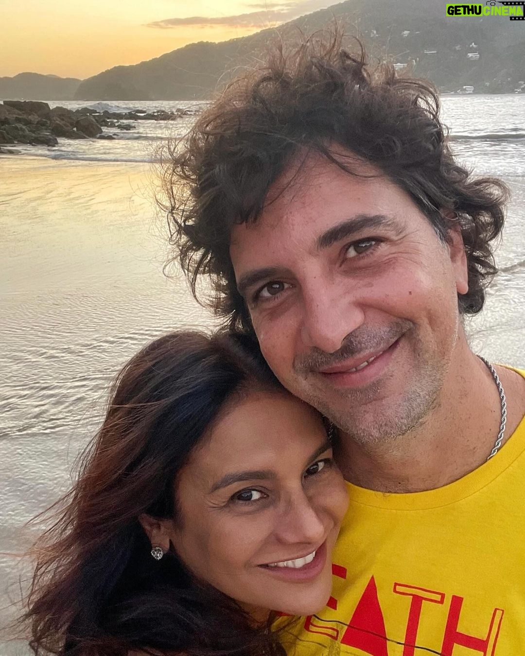 Dira Paes Instagram - Desacelerar, contemplar, deixar o pé mergulhado na água, sentir o vento e o tempo passar. Na melhor companhia. ❤️