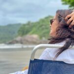 Dira Paes Instagram - Desacelerar, contemplar, deixar o pé mergulhado na água, sentir o vento e o tempo passar. Na melhor companhia. ❤️