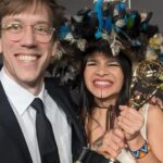 Dira Paes Instagram - Que emoção! "O Território", documentário que conta a história do Povo Uru Eu Wau, filmado em Rondônia, venceu o Emmy Awards 2023 em Los Angeles na categoria "Mérito Excepcional em Documentário". É uma vitória do Brasil, mas principalmente da representatividade dos povos originários, da luta, do ativismo, da urgência de expor ao mundo o que acontece em nosso país. Parabéns a todos os envolvidos. Viva!!!