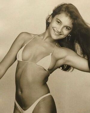 Dira Paes Instagram - #tbt do tempo que a gente fazia ensaio e mandava revelar. Essa foi do ano em que cheguei ao Rio 🤎