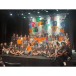 Dira Paes Instagram - Foi lindo e emocionante o evento de celebração pelos 20 anos de atuação do MHud. Um dia inteiro de contato, vivências e proximidade com algumas das pessoas mais nobres na atuação pelos direitos humanos. Estiveram conosco, o assessor especial do Governo Federal e 1° Ministro dos Direitos Humanos Nilmário Miranda; nosso mestre Leonardo Boff e sua esposa e grande ativista Marcia Miranda; Dom José Azcona, bispo do Marajó; Irmã Marie Henriqueta, ambos combatentes incansáveis contra a exploração sexual de jovens e crianças na Ilha de Marajó; Dona Marinete Franco, Deputada Marina Santos, do MST que nos premiou; Dona Maria Joelma, uma mulher de coragem e de liderança de Rondon do Pará, Dona Marinete Franco, Grupo Palco da Vida e tantos outros nomes que estão na linha de frente contra a violação dos direitos humanos no Brasil. Celebrar os 20 anos do @movimentohumanospordireitos é celebrar também tantas outras vidas que foram beneficiadas pelos direitos da natureza e dos homens. Que um dia a gente não precise gritar tanto para sermos ouvidos, mas até lá, seguimos juntas e juntos na atuação pela dignidade humana. Obrigada a todos os nossos integrantes e amigos do MHuD.