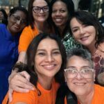 Dira Paes Instagram - Foi lindo e emocionante o evento de celebração pelos 20 anos de atuação do MHud. Um dia inteiro de contato, vivências e proximidade com algumas das pessoas mais nobres na atuação pelos direitos humanos. Estiveram conosco, o assessor especial do Governo Federal e 1° Ministro dos Direitos Humanos Nilmário Miranda; nosso mestre Leonardo Boff e sua esposa e grande ativista Marcia Miranda; Dom José Azcona, bispo do Marajó; Irmã Marie Henriqueta, ambos combatentes incansáveis contra a exploração sexual de jovens e crianças na Ilha de Marajó; Dona Marinete Franco, Deputada Marina Santos, do MST que nos premiou; Dona Maria Joelma, uma mulher de coragem e de liderança de Rondon do Pará, Dona Marinete Franco, Grupo Palco da Vida e tantos outros nomes que estão na linha de frente contra a violação dos direitos humanos no Brasil. Celebrar os 20 anos do @movimentohumanospordireitos é celebrar também tantas outras vidas que foram beneficiadas pelos direitos da natureza e dos homens. Que um dia a gente não precise gritar tanto para sermos ouvidos, mas até lá, seguimos juntas e juntos na atuação pela dignidade humana. Obrigada a todos os nossos integrantes e amigos do MHuD.