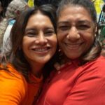 Dira Paes Instagram - Foi lindo e emocionante o evento de celebração pelos 20 anos de atuação do MHud. Um dia inteiro de contato, vivências e proximidade com algumas das pessoas mais nobres na atuação pelos direitos humanos. Estiveram conosco, o assessor especial do Governo Federal e 1° Ministro dos Direitos Humanos Nilmário Miranda; nosso mestre Leonardo Boff e sua esposa e grande ativista Marcia Miranda; Dom José Azcona, bispo do Marajó; Irmã Marie Henriqueta, ambos combatentes incansáveis contra a exploração sexual de jovens e crianças na Ilha de Marajó; Dona Marinete Franco, Deputada Marina Santos, do MST que nos premiou; Dona Maria Joelma, uma mulher de coragem e de liderança de Rondon do Pará, Dona Marinete Franco, Grupo Palco da Vida e tantos outros nomes que estão na linha de frente contra a violação dos direitos humanos no Brasil. Celebrar os 20 anos do @movimentohumanospordireitos é celebrar também tantas outras vidas que foram beneficiadas pelos direitos da natureza e dos homens. Que um dia a gente não precise gritar tanto para sermos ouvidos, mas até lá, seguimos juntas e juntos na atuação pela dignidade humana. Obrigada a todos os nossos integrantes e amigos do MHuD.