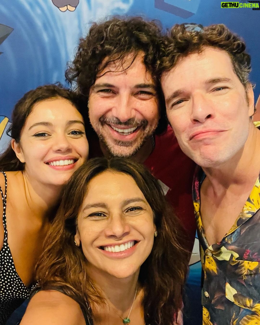 Dira Paes Instagram - Eu preciso dizer que amo todos nessa foto. Motivos não me faltam 😅😉 Nosso encontro especial do ano, com muita alegria e admiração. Viva Otto 8 anos!!! ♥️🎈🐣