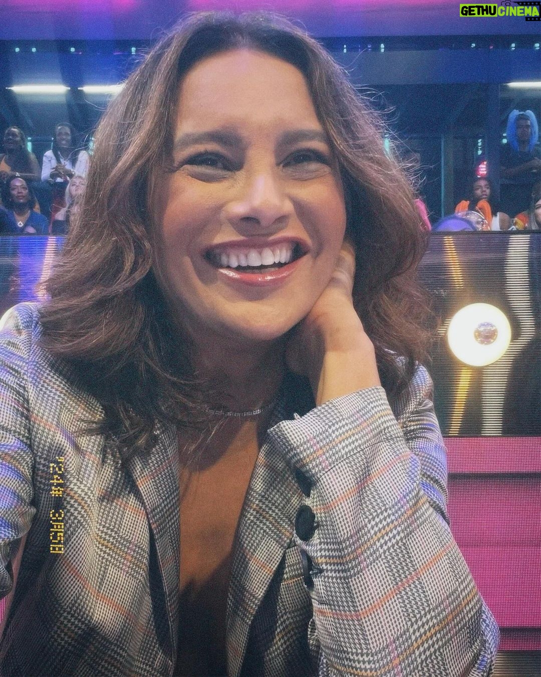 Dira Paes Instagram - Caras e bocas pra lembrar que amanhã tem muita diversão no @caldeiraocommion. ❤️