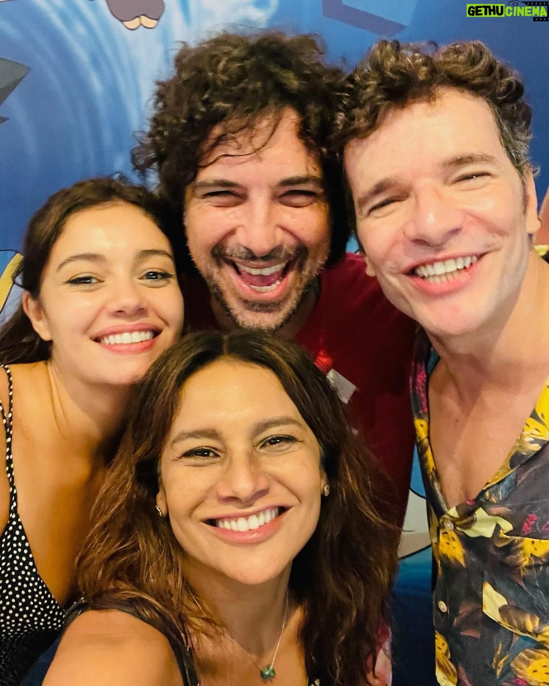 Dira Paes Instagram - Eu preciso dizer que amo todos nessa foto. Motivos não me faltam 😅😉 Nosso encontro especial do ano, com muita alegria e admiração. Viva Otto 8 anos!!! ♥️🎈🐣