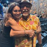 Dira Paes Instagram - Que encontro memorável... Daquelas que o tempo jamais apagará. Eu só agradeço aos deuses do teatro por termos a chance de ver e viver o tempo de Fernanda Montenegro, de sermos testemunhas da sua genialidade e beber na fonte da sua sabedoria. Muito obrigada pelas suas palavras e a sua generosidade. Muito obrigada por nos brindar com seu talento e a oportunidade de te assistir no palco lendo Simone De Beauvoir e muito obrigada por reunir na sua platéia pessoas que nos são tão caras como o nosso mestre @amirhaddadreal, @antoniopitanga, @instadabene, @jandira_feghali, @cissaguimaraes, @liege_monteiro, @luizfernandocoutinho… Viva, Fernanda Montenegro, que segue em cartaz no @teatroprio até 31/03 👏🏾👏🏾👏🏾 📸 @baiao.pablo
