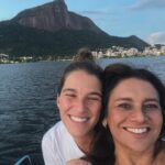 Dira Paes Instagram - Registros de um fim de semana cheio de amor, afeto, risadas e turistando em nossa cidade. Com direito a um final de tarde com um céu incrível, um portal de beleza fazendo uma homenagem a nossa vizinha Minas Gerais 😅 🫶🏾 🖤 Lagoa Rodrigo de Freitas