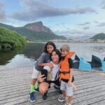 Dira Paes Instagram - Registros de um fim de semana cheio de amor, afeto, risadas e turistando em nossa cidade. Com direito a um final de tarde com um céu incrível, um portal de beleza fazendo uma homenagem a nossa vizinha Minas Gerais 😅 🫶🏾 🖤 Lagoa Rodrigo de Freitas