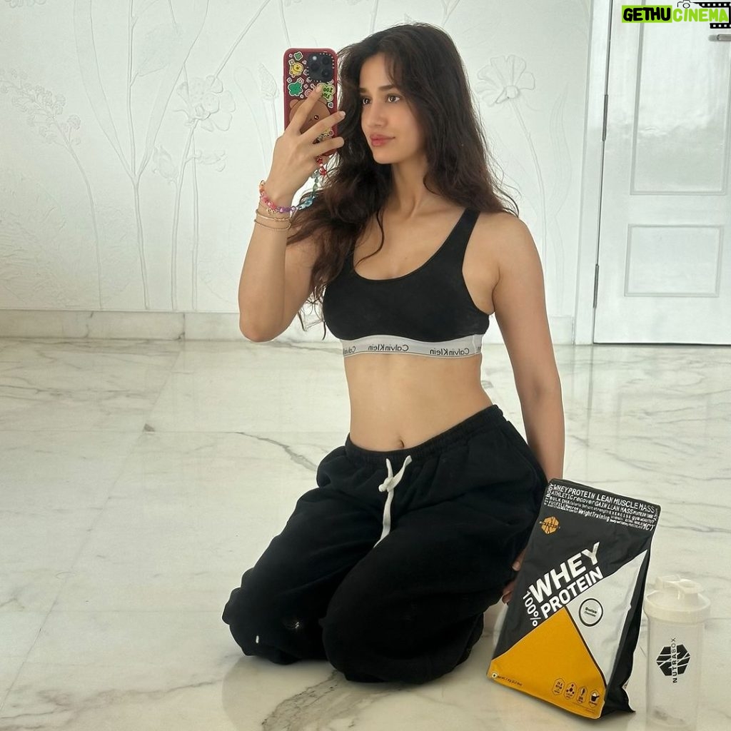 Disha Patani Instagram - I am on my #PursuitOfProtein journey. Want to join me? Snap a pic, tag #NBProteinQuest & #Nutrabox @nutraboxindia
