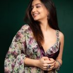 Divya Agarwal Instagram – We all want to be a little glamorous, a little playful and a little mischievous at times✨

Outfit –  @ahiclothing 
Accessories –  @houseofdoro
Styled by –  @stylingbyvictor @sohail__mughal___
Makeup – @dishisanghvii
Content creation- @socialpassmedia
Nails – @nailbox_by_ayashi
