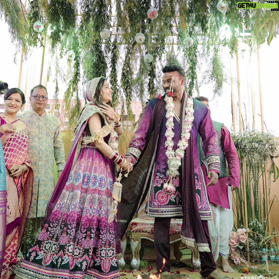 Divya Agarwal - 424.8K Likes - From this moment on, our love story continues...
Rab Rakha 🧿