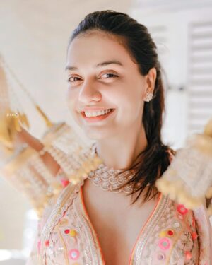 Divya Agarwal Instagram - Adorned with love and blessings 🌻❤️🧿

Outfit @gopivaiddesigns 
Accessories @orrajewellery 
�Makeup and Hair : @dishisanghvii @hair_by_neetagohel @sarahsayedd16 
Wedding planner: @audiciousentertainment 
Wedding photography: @studiophotopalace
