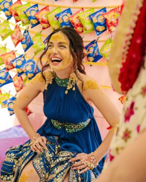 Divya Agarwal Instagram - Drenched in the color of joy and smothered in love! Let the good times “haldi-roll” ⭐️✨🤩❤️🧿

Outfit @pallavijaipur
Accessories @_krafterina
�Makeup and Hair : @dishisanghvii @hair_by_neetagohel @sarahsayedd16 
Styled by: @sohail__mughal___ @stylingbyvictor 
Wedding planner: @audiciousentertainment 
Wedding photography: @studiophotopalace 
.
.
.
#shadi #wedding #shadiseason #haldi #bride #bridesmaids #cocokibaico