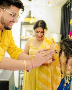 Divya Agarwal Instagram - Drenched in the color of joy and smothered in love! Let the good times “haldi-roll” ⭐️✨🤩❤️🧿

Outfit @pallavijaipur
Accessories @_krafterina
�Makeup and Hair : @dishisanghvii @hair_by_neetagohel @sarahsayedd16 
Styled by: @sohail__mughal___ @stylingbyvictor 
Wedding planner: @audiciousentertainment 
Wedding photography: @studiophotopalace 
.
.
.
#shadi #wedding #shadiseason #haldi #bride #bridesmaids #cocokibaico