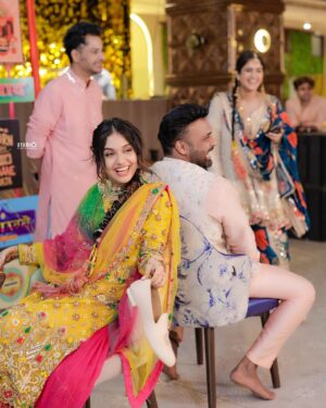 Divya Agarwal Instagram - Pinch me, I must be dreaming! Punjab ka Pind came alive for my Mehndi! ✨ Every shade, every step, every laugh - etched in henna and forever in my heart.

Outfit: @asbaabofficial
Accessories: @aulerthofficial 
Makeup: @dishisanghvii 
Hair : @hair_by_neetagohel
Assisted by @sarahsayedd16 
Mehendi: @mehendiartist_kanchanmahato 
Styled by: @sohail__mughal___ 
Wedding Planner: @audiciousentertainment 
Wedding Photography: @studiophotopalace 
Decor: @happyy_hours
Location: @be.at.one.official
