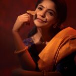 Divya Bharathi Instagram - 🤍 styled by: @ishwaryaalaguvel photographer: @murlee_photography makeup: @makeup_by_aamirah saree: @anika_online_store blouse: @tnt_designstudio jewellery: @attrangi_designs Photography team : @_xavierphotography_ @vignesh_venkadesan @prathiwilliams89 @__x.aj.x__ @aaron_final.psd