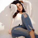 Divya Bharathi Instagram – Oh hey you 🐻

@frames_by_nithin . @mani_stylist_ . @jiyamakeupartistry . @poseidon11__