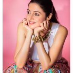 Divya Khosla Kumar Instagram - Mainu lehnga laa de mehnga ve diljaneya 😋