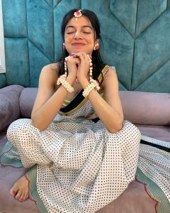 Divya Khosla Kumar Instagram - Thankful for all the Birthday wishes 🧁Im blessed to have the most beautiful insta family 🫶🏻deeply value so much love u”ll send me throughout the year ❤️ wish I remain the Laadli of your hearts always 🥳 Divya Devi ka aapko aashirwad 😉