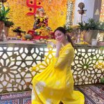 Divya Khosla Kumar Instagram - Bappa plz bless everyone 🙏 #ganpatibappamorya 🌼🌼🌼