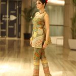 Divya Khosla Kumar Instagram - Ahmedabad Dhanyevad for giving bahut bahut pyar aur samman to your #Yaariyan2 ke Yaars ❤️ Enjoyed Best Garba ever of my life #garbalook #divyakhoslakumar #2daystogo #yaariyan2 Ahmedabad,Gujarat,India