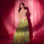 Divya Khosla Kumar Instagram - YAARIYAN 2 ✌🏻 : Laadli aapko milne ke liye excited hai 💃🏻 20 October book karlooooooo