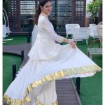 Divya Khosla Kumar Instagram - तेरे लिए मैं जोगन बनके घुमू दर दर को... #simroonteranaam #Yaariyan2 #divyakhoslakumar outfit: @drzya_ridhisuri Jewellery: @tadaccessories