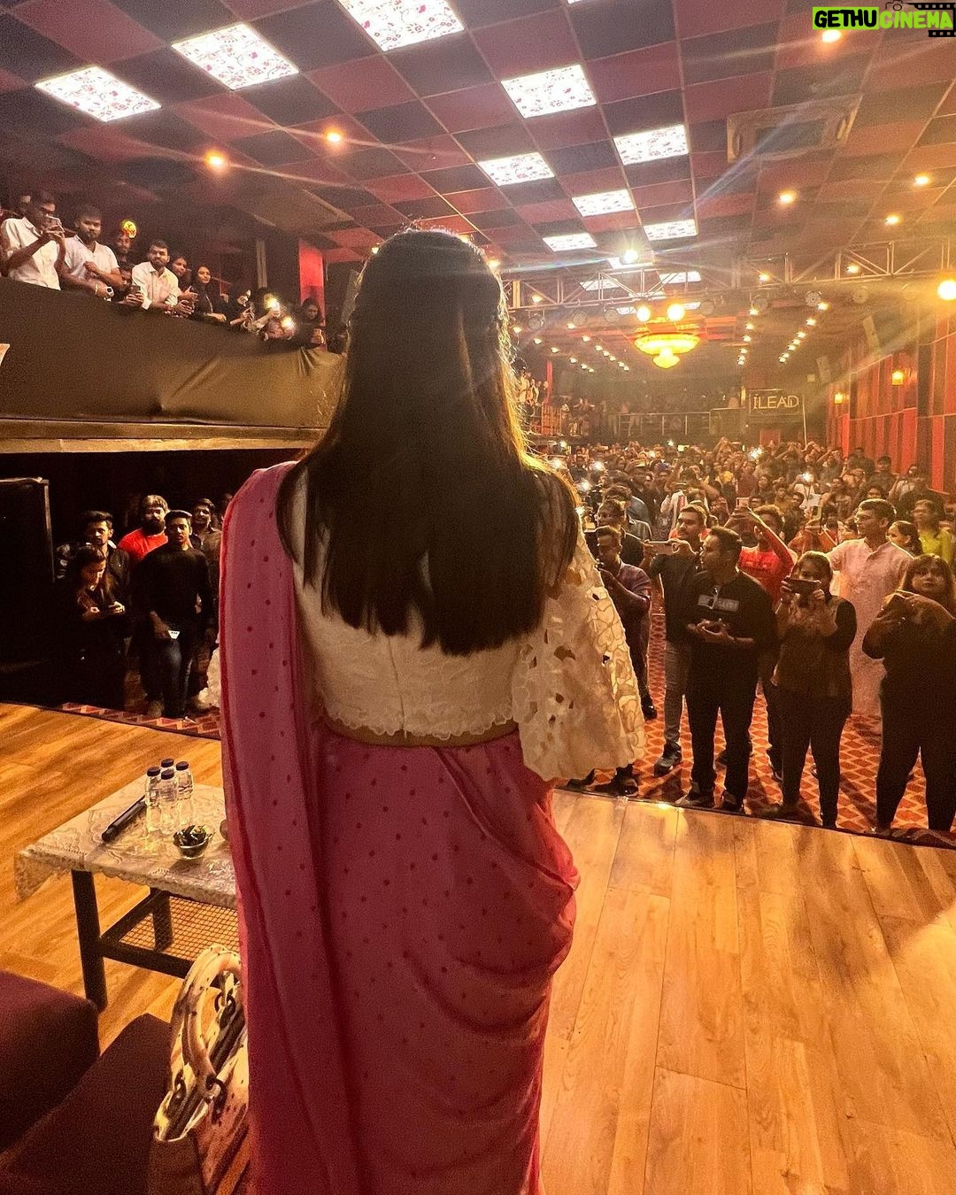 Divya Khosla Kumar Instagram - City of Joy, I really ENJOYYYYYYYYY #Yaariyan2 #simroonteranaam Earrings: @doribymeghnamaniar Saree Draper: @saree_drapernishadesai Kolkata city of joy