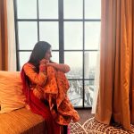 Divya Khosla Kumar Instagram - 1. Laadli Kolkata mein hai Abhay ke liye ❤️ 2. Yay ✨ 3. Thinking about Puchka😃 4. You are Beautiful Kolkata 🫶🏻 5. Serene 😍 6. Laadli bani bengoli baala 7. Getting immense Love 💗 #SimroonTeraNaam 🪷 Dekha aapne? Kolkata city of joy