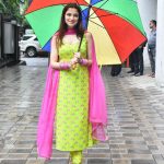 Divya Khosla Kumar Instagram - Keeping umbrella handy during #Yaariyan2 promotions kyonki Baarish unpredictable hai 🙈 PS : #SimroonTeraNaam out tomorrow at 2pm 🪷 #divyakhoslakumar