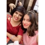 Divya Khosla Kumar Instagram – When ur posing for a pic & midway realise phone is on video mode ✨
Can’t believe this is September last year …
Mamma I miss you terribly ❤️❤️❤️❤️❤️
….Memories 💔