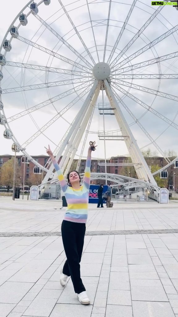 Divya Khosla Kumar Instagram - When Ferris wheel brings back all the memories of your childhood 💗🎡👻 Liverpool, England UK