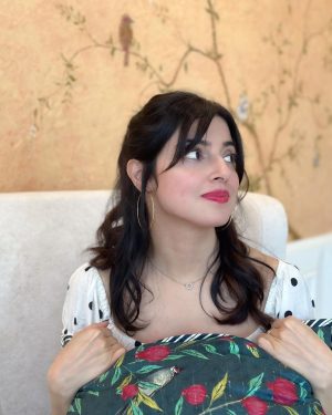 Divya Khosla Kumar Instagram - Polka dots & curtain bangs 🍄 
#SaureGhar song coming your way 🔜 27th August 💁🏻‍♀️
#yaariyan2 #promotionsbegin❤️❤️❤️❤️❤️❤️❤️❤️❤️❤️❤️