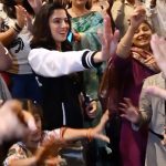 Divya Khosla Kumar Instagram - Aap sabke pyar se badhkar aur kuch bhi nahi.... 🙏🏻 Overwhelmed with the reaction I got from everyone watching #Yaariyan2 when I did a surprise visit at vishal Inox Rajouri garden Delhi 🙏 #aapkiladli #divyakhoslakumar Rajouri Garden-Vishal Cine Plex