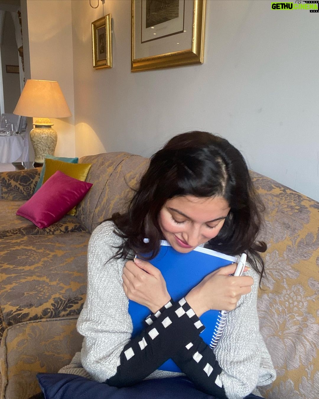 Divya Khosla Kumar Instagram - I have such amazing followers who seem to know everything abt me ❤️ When I asked in my last post … where m I … most of u knew it already 🥰 Yes m in UK for a film extremely close to my heart …. Need all your love & blessings for this one ❤️🙏 & can’t wait to share with u”ll ….. love love love #newbeginnings #excited #workmode #divyakhoslakumar #loveuall ♾️ Mercure Shrewsbury Albrighton Hall